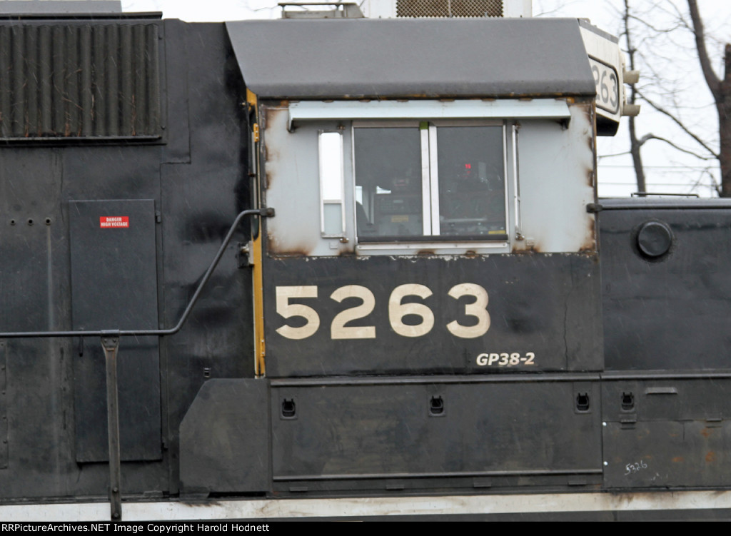 NS 5263 cab shot, showing repairs